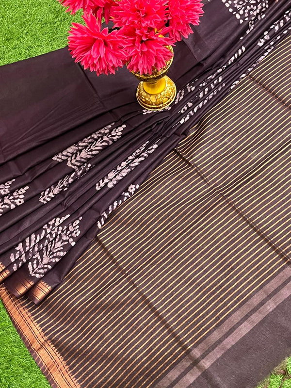 Cotton Silk Batik Print Saree With Blouse.